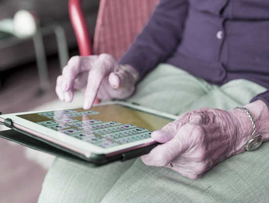 aiuto anziani con demenza pistoia